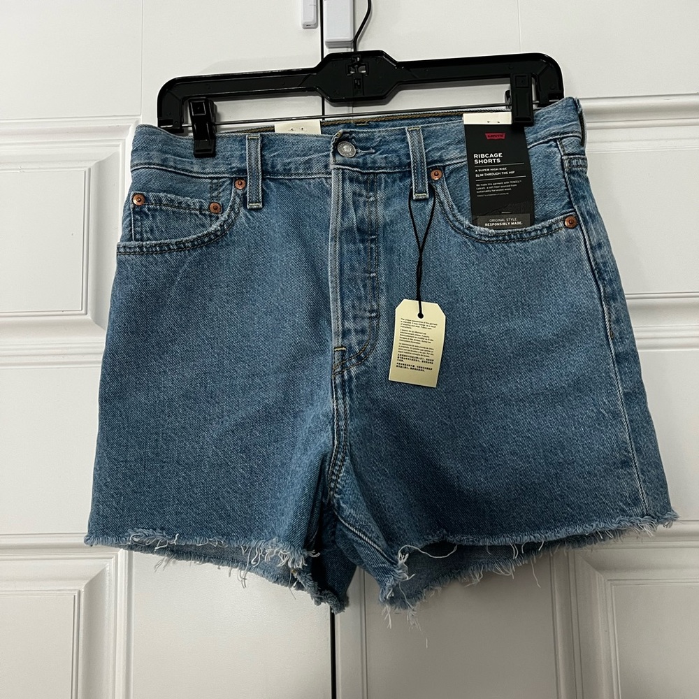 LEVI | High Rise Slim Through The Hip Ribcage Shorts